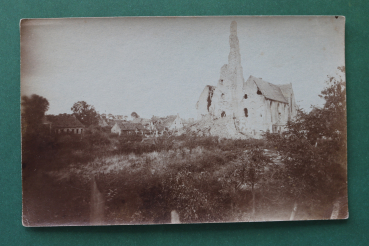 Ansichtskarte Foto AK Woumen Flandern 1914-1918 zerstörte Kirche Friedhof Bauernhäuser Weltkrieg Ortsansicht Belgien Belgique Belgie